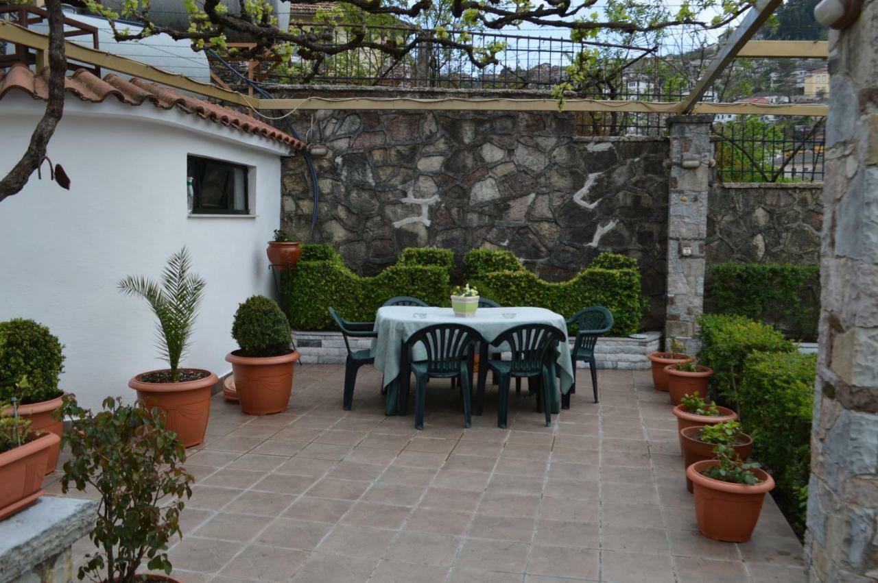 Vila Ss Kekezi Villa Gjirokaster Luaran gambar