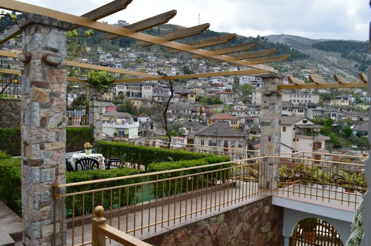 Vila Ss Kekezi Villa Gjirokaster Luaran gambar