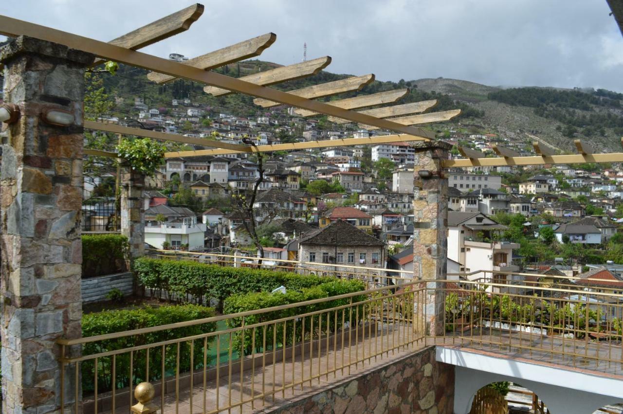 Vila Ss Kekezi Villa Gjirokaster Luaran gambar